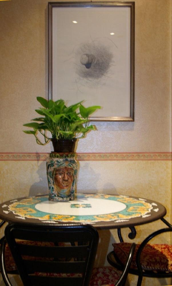 Hotel Natalina 2*