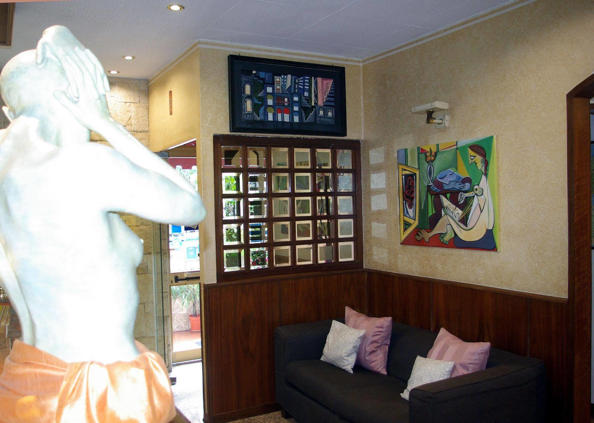 Hotel Natalina 2*